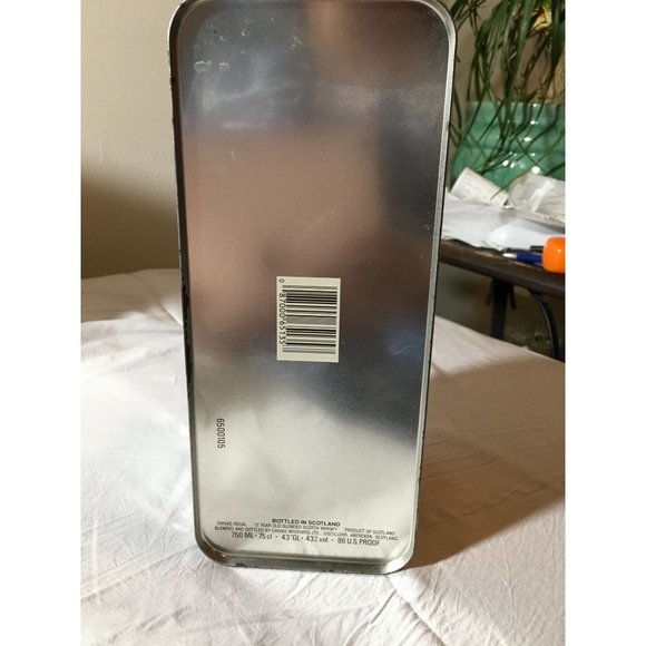 Vintage 1980's Chivas Regal Tin Container 750 ML Aged 12 Years 43 GL - Picture 5 of 7